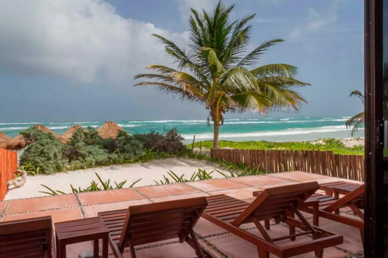 Chillaxing Beach Front House Villa Tulum
